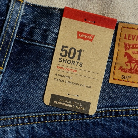 Levi’s High Rise 501 Jean Shorts - Picture 4 of 5